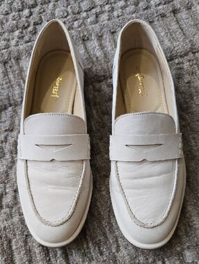 J. McLaughlin Off-White Leather Penny Loafers | 7.5M